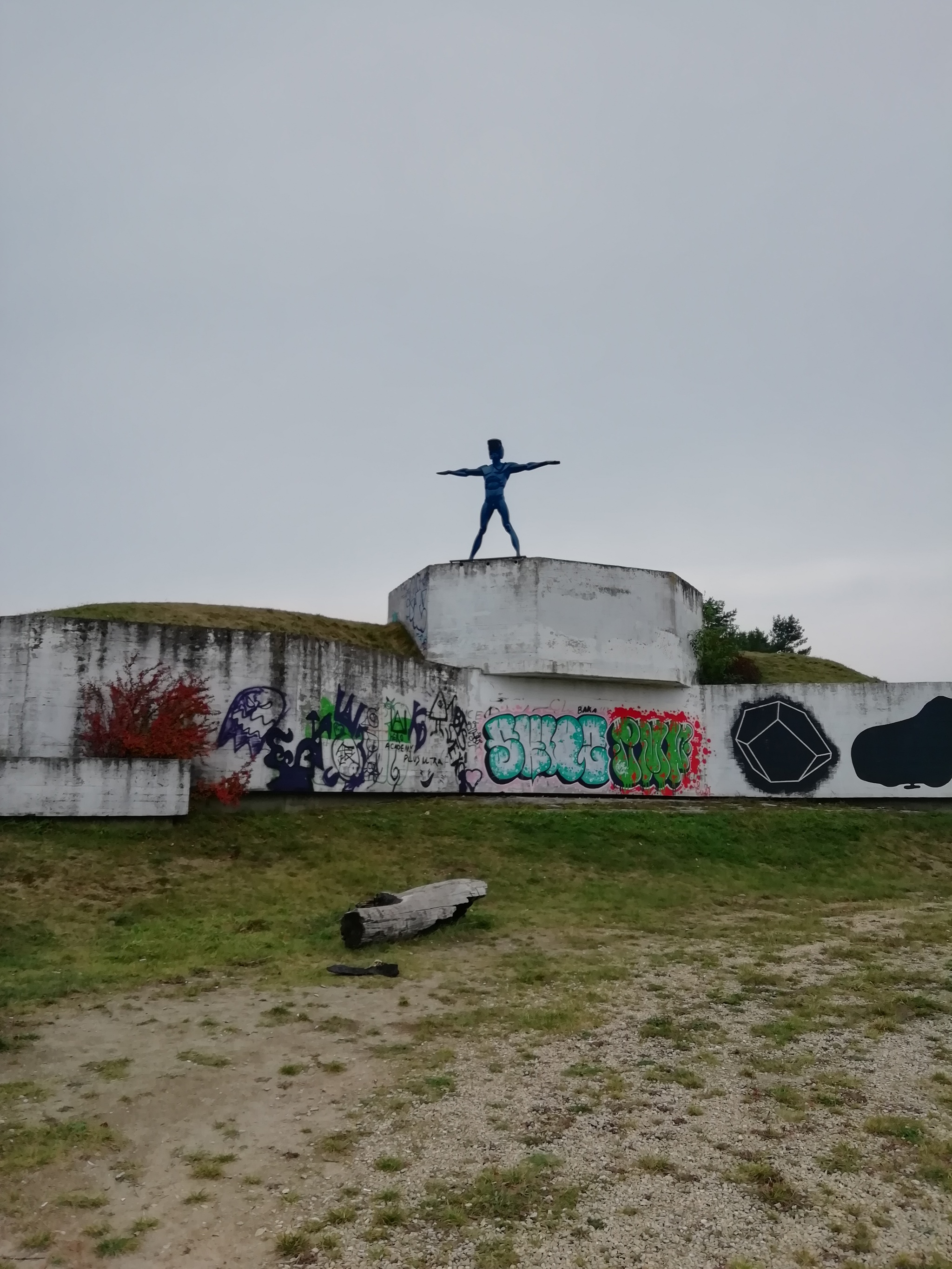 It was - it became - Lithuania, Siauliai, Monument, Longpost