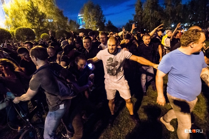 Fist law in Yekaterinburg - Yekaterinburg, Temple, Crime