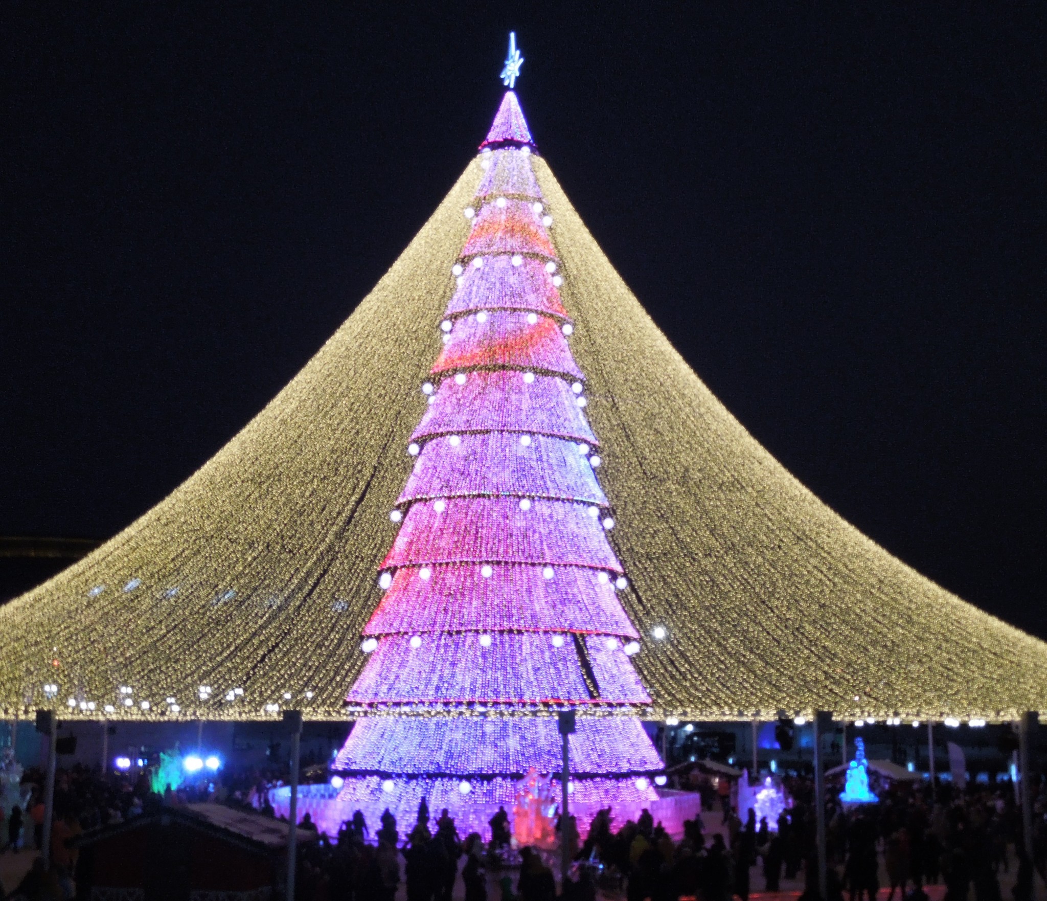 Kazan gives you a New Year's mood - My, New Year, Christmas tree, The photo, Kazan, Illuminations, Pre-holiday mood, New Year's decoration, Longpost