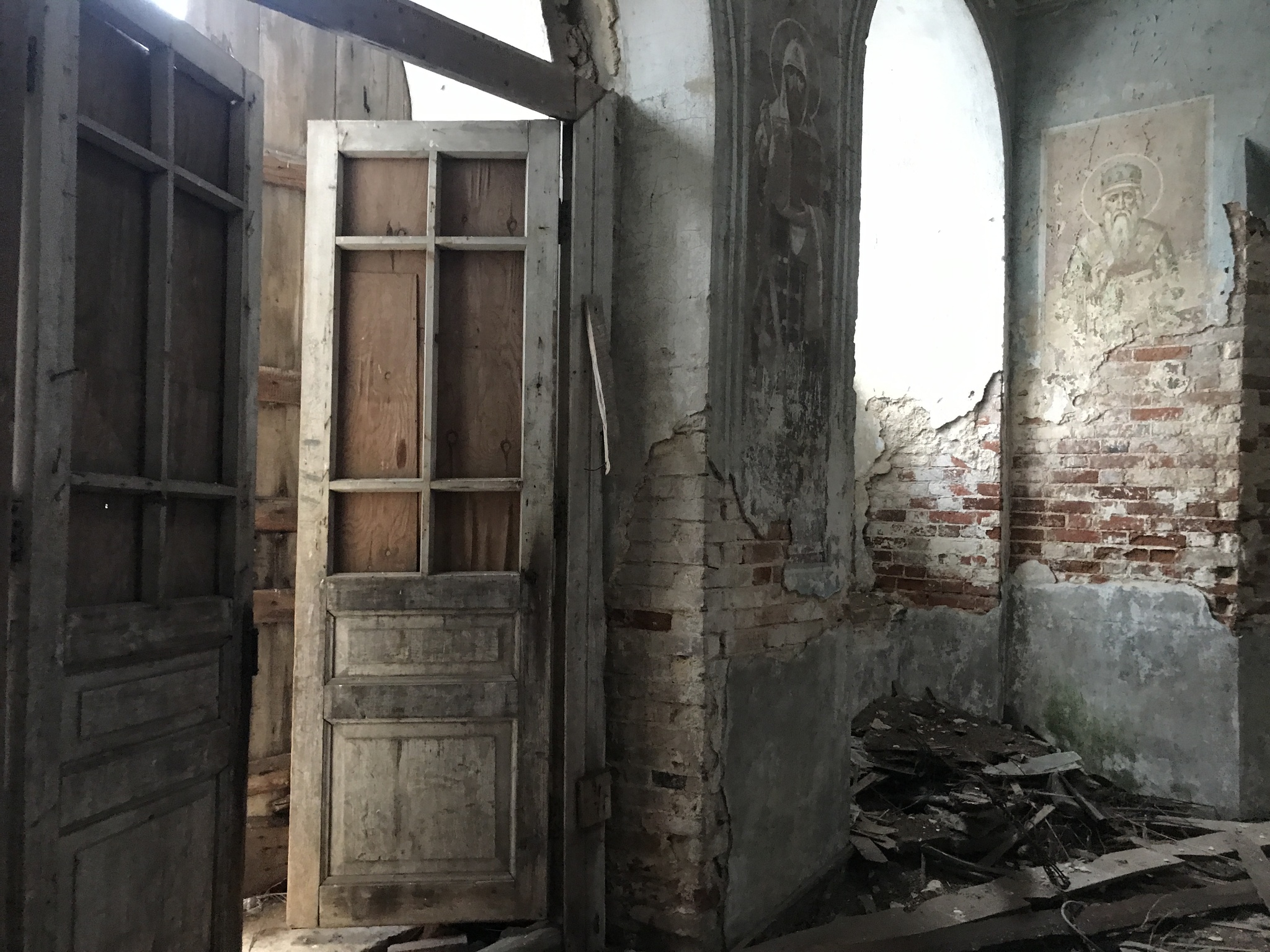 Frescoes in an abandoned church - My, Travels, Abandoned, Tourism, Temple, Church, Story, Video, Longpost