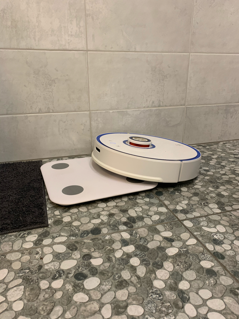 No one can see what the Xiaomi robot vacuum cleaner and scales are doing yet - My, Technics, Robot Vacuum Cleaner, scales, Xiaomi