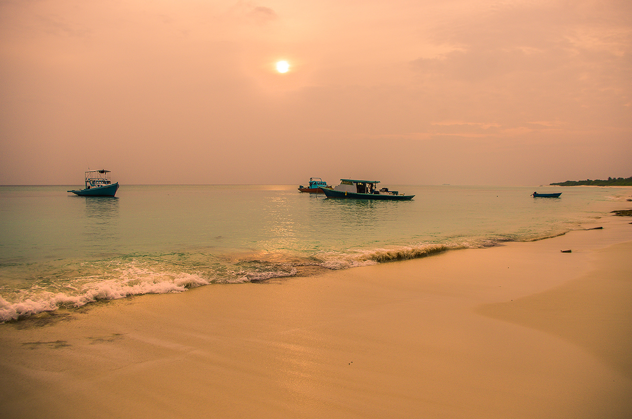 Strange colors of Fulhadhoo - My, Maldives, Travels, Landscape, The photo, Ocean, wildlife, Sunset, Family holiday, Longpost