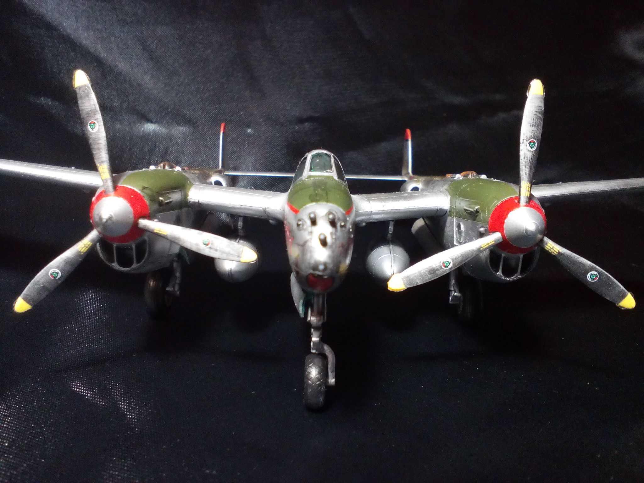 Two-tailed devil. Lockheed P-38-L5 Lightning - My, Stand modeling, Aircraft modeling, Prefabricated model, The Second World War, Lightning, Fighter, Airbrushing, Longpost