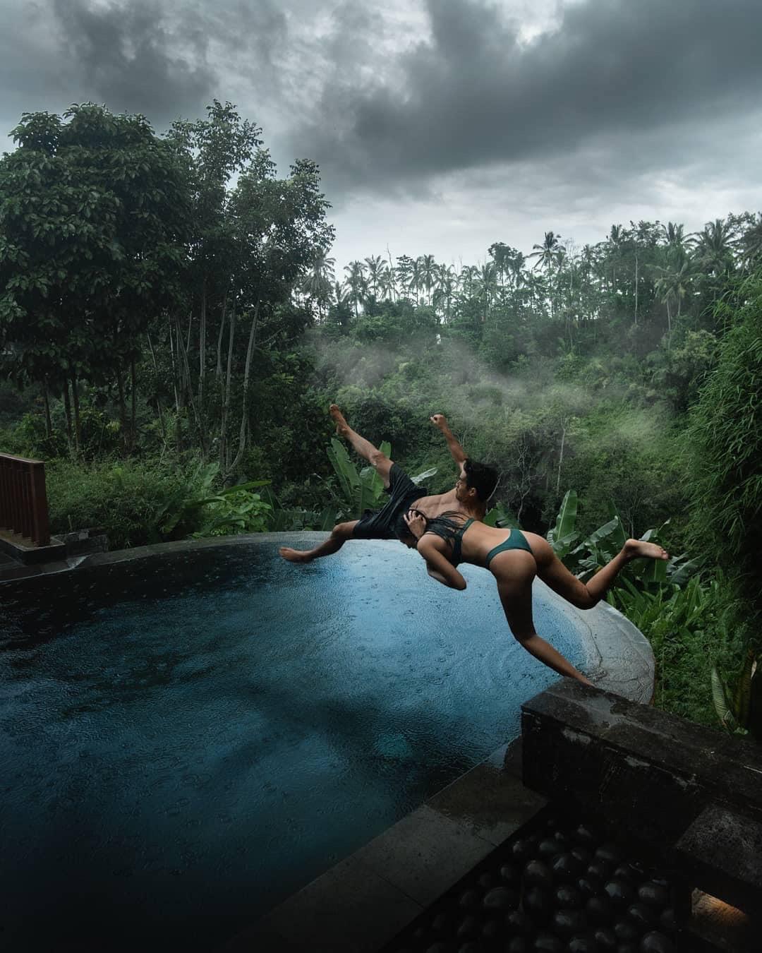 Good photographer - The photo, The fall, Swimming pool