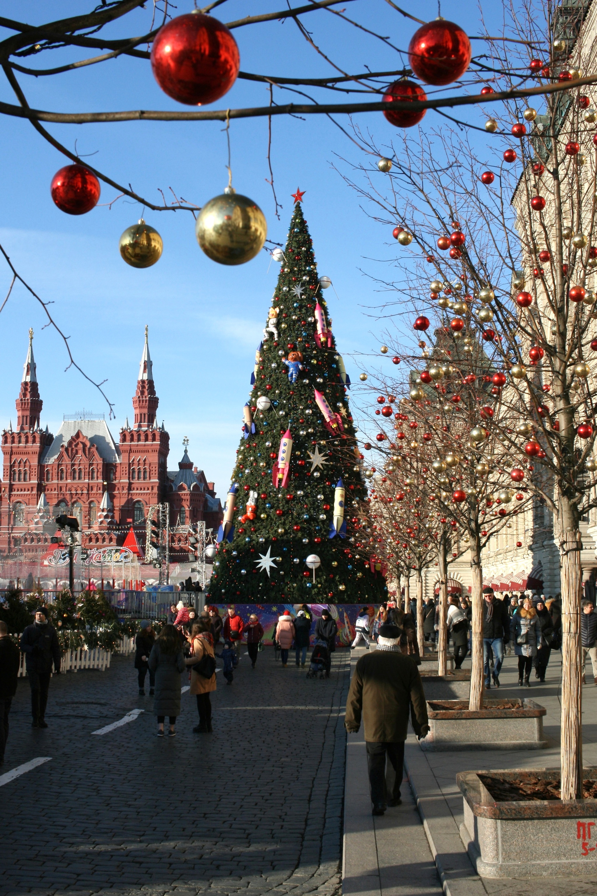 There's still a New Year's mood in Moscow - My, Moscow, New Year, Canon 400D, the Red Square, Christmas tree, The photo