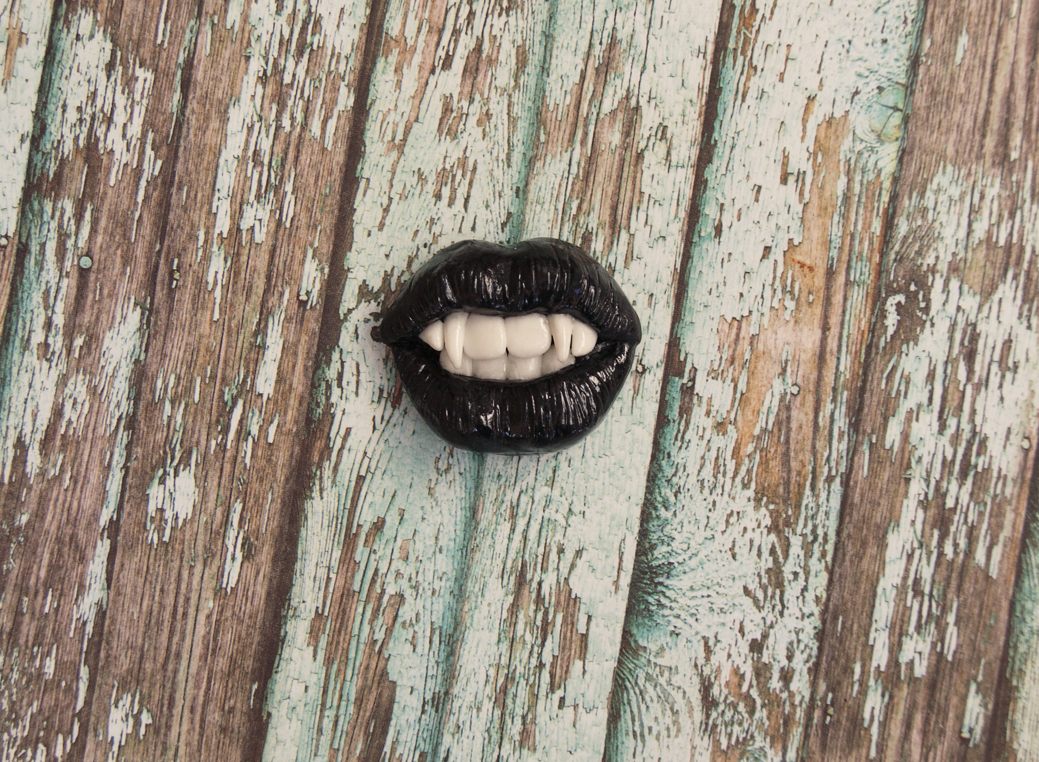 Brooch vampire lips (black) - My, Polymer clay, Lips, Brooch, Handmade, Decoration, Gothic, Vampires, Fangs, Longpost