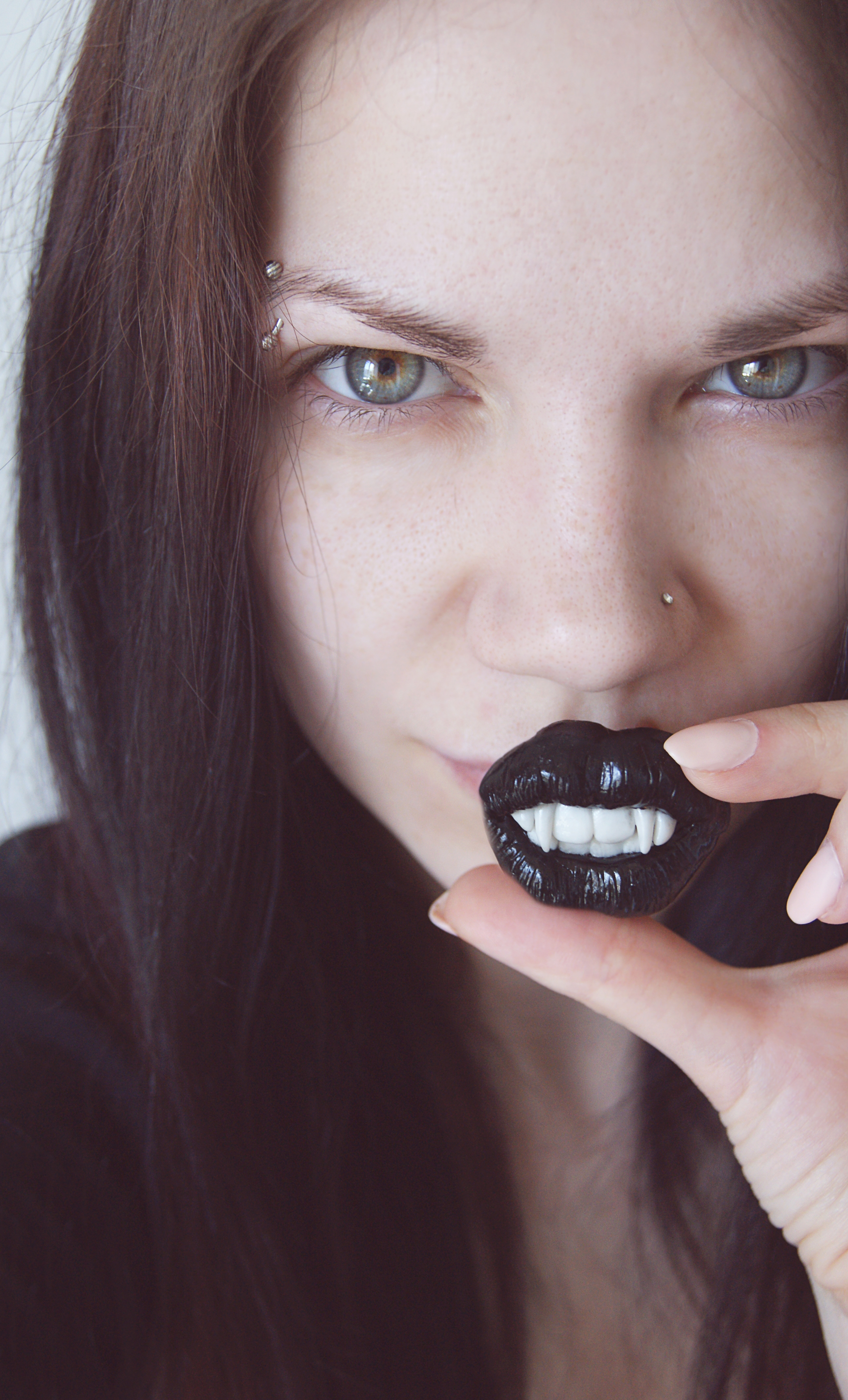 Brooch vampire lips (black) - My, Polymer clay, Lips, Brooch, Handmade, Decoration, Gothic, Vampires, Fangs, Longpost