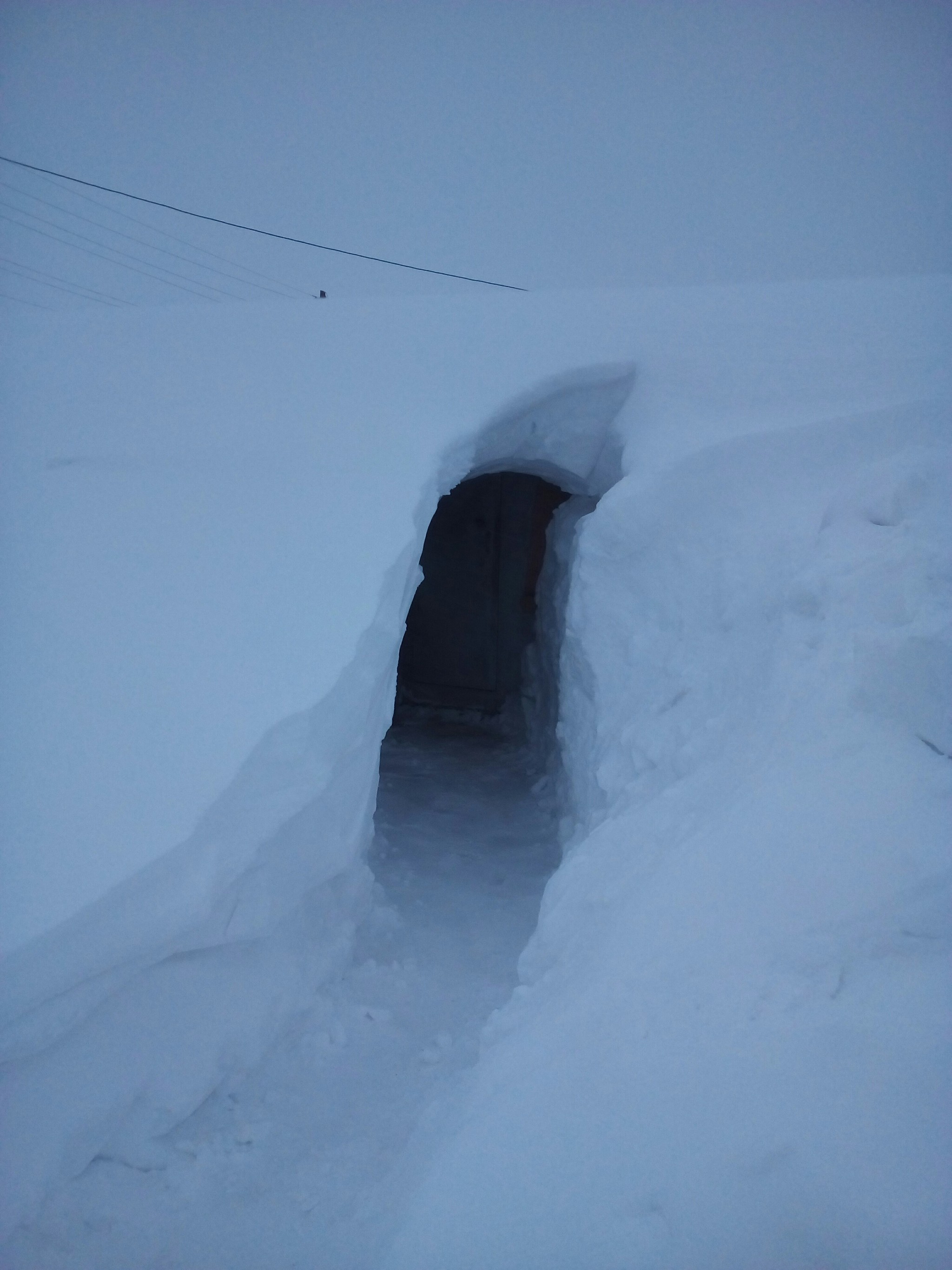 Breakthrough into the garage. (White captivity) - My, Snow, Garage, Photo on sneaker, Longpost