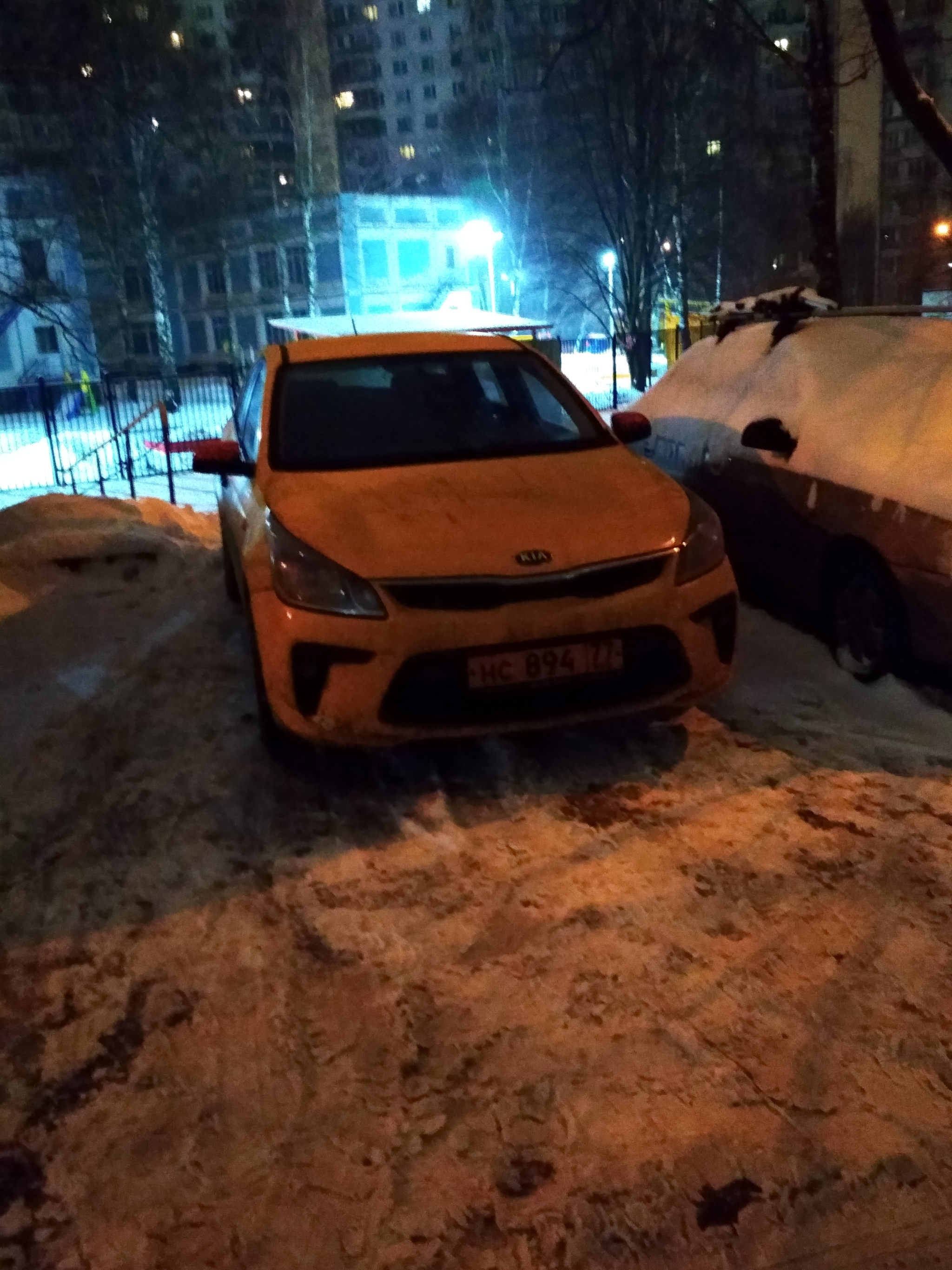 When residents and pedestrians are not important - My, Courtyard, Violation of traffic rules, Yandex Taxi, Longpost