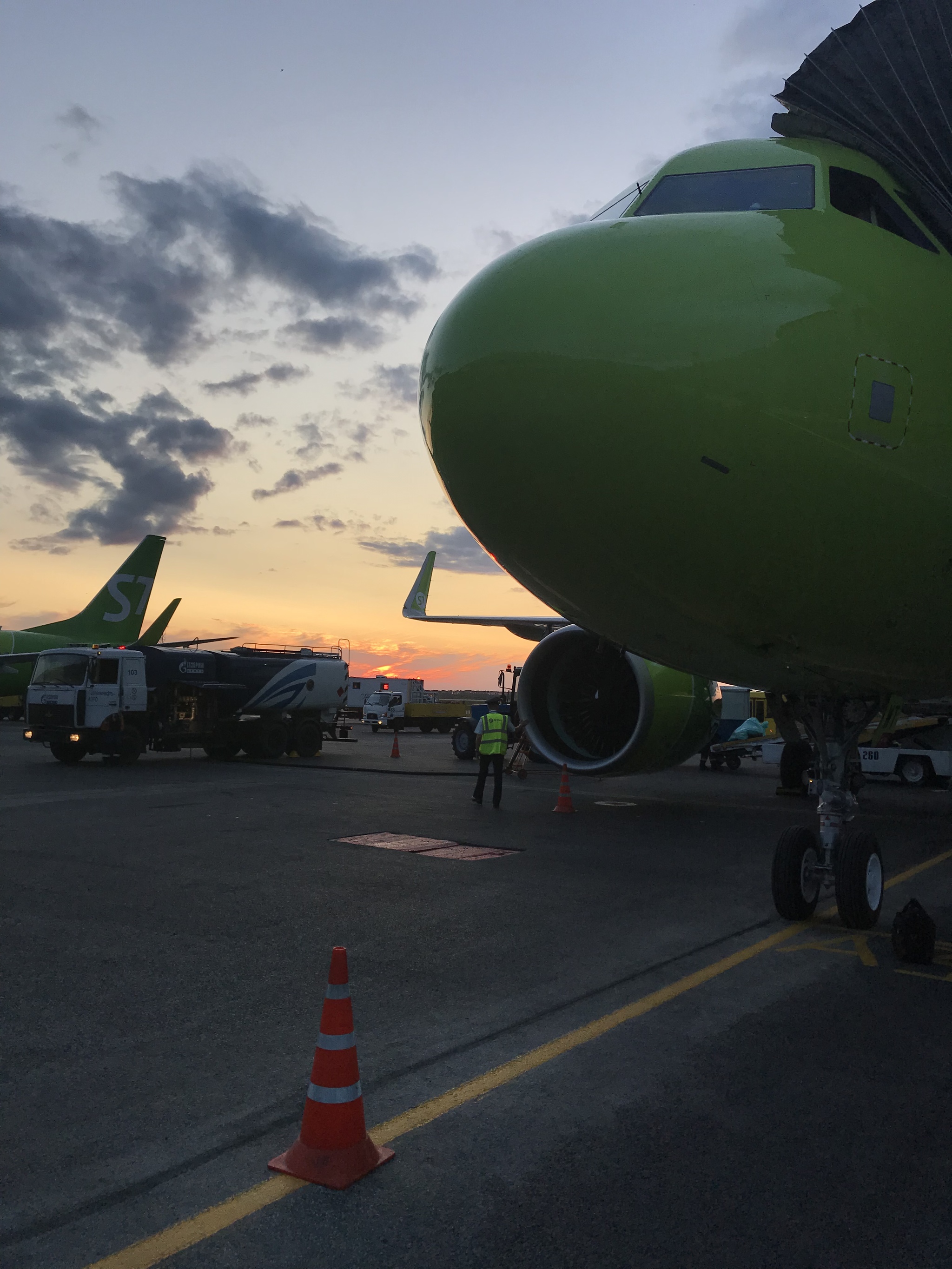 Aircraft-echelon-parking - My, Aviation, Pilot, Airbus, Boeing 737, Sky, Flight, Clouds, Longpost