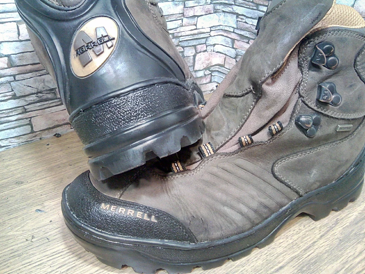 Replacing the sole. Stepfive. Apply glue - My, Shoe repair, Sole replacement, Mat, Longpost