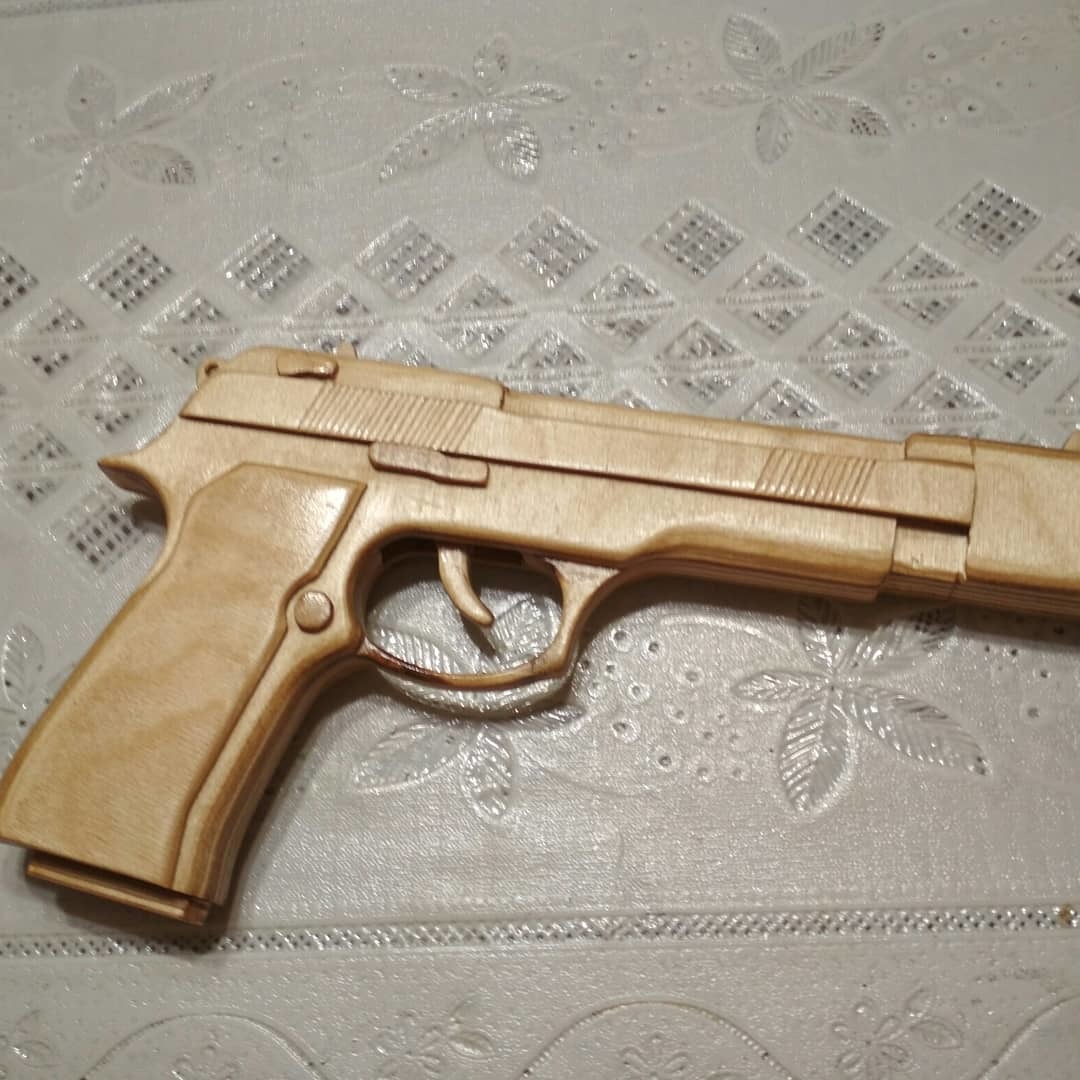 Beretta M9 rubber-shooting pistol - My, With your own hands, Handmade, Tree, Craft, Needlework with process, Video, Longpost