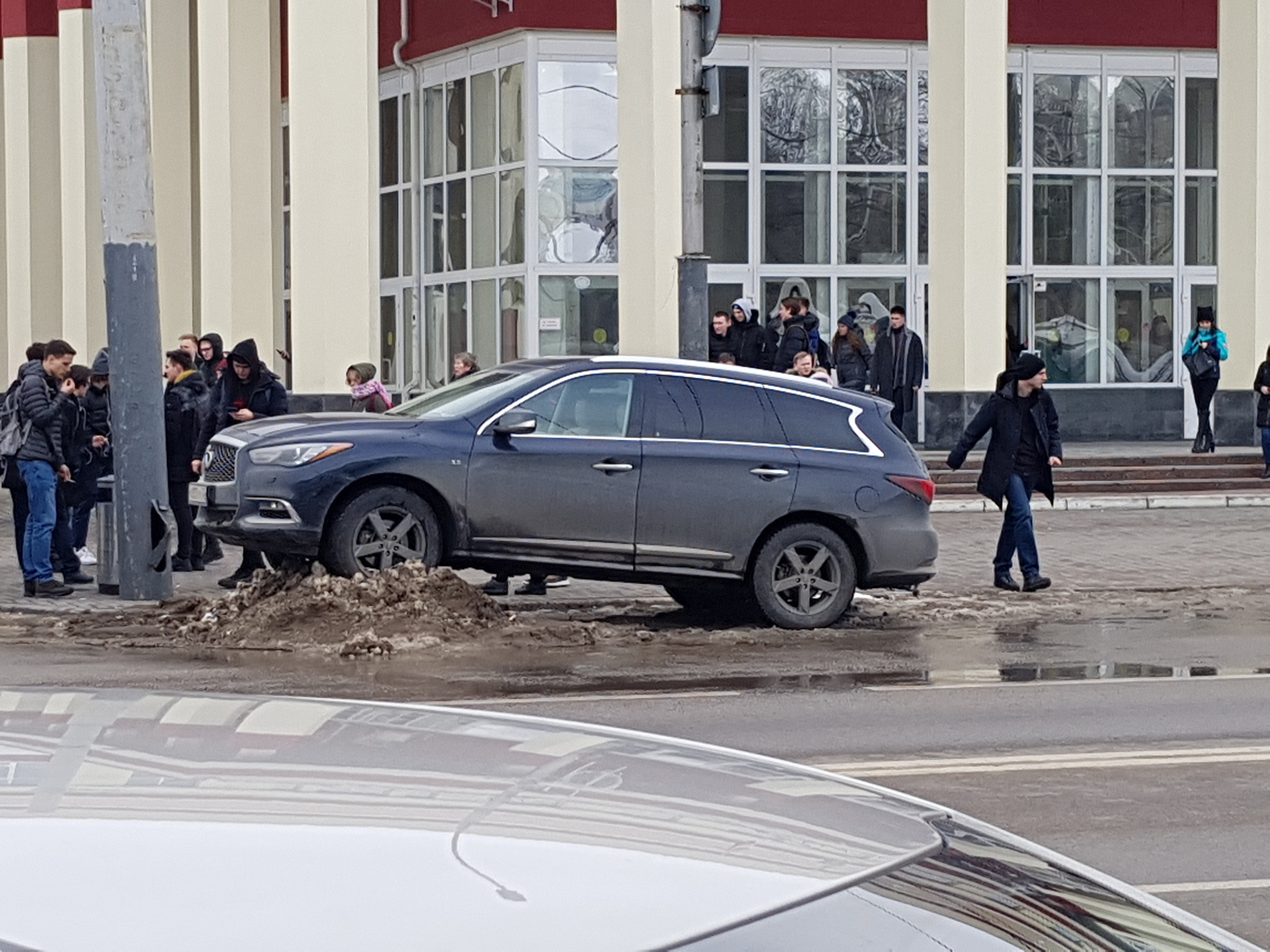 Parking level: Monument to the tankman - My, Неправильная парковка, Parking, Longpost