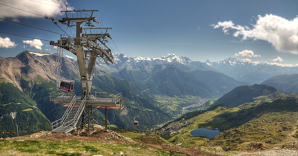 When the only minibus is a cable car - Cable car, Switzerland, Longpost, Video