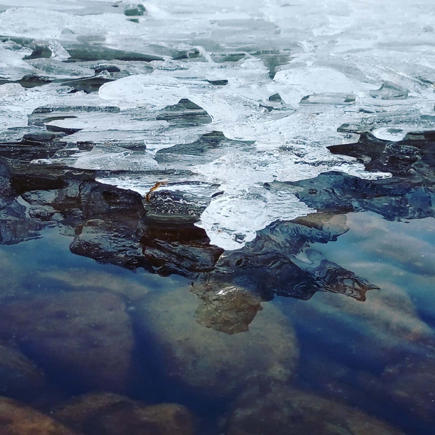 Ice sculptures - My, Mobile photography, The ice is melting, Water, Volga river