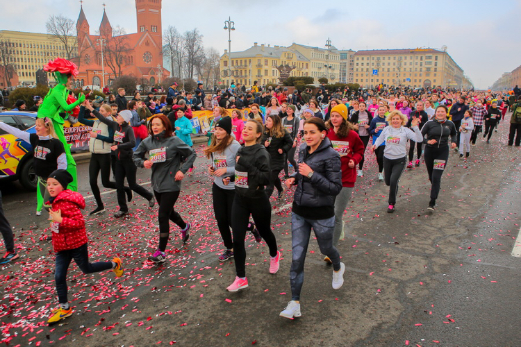 Бегут все! - Минск, 8 марта - Международный женский день, Спорт, Забег, Из сети, Видео, Длиннопост