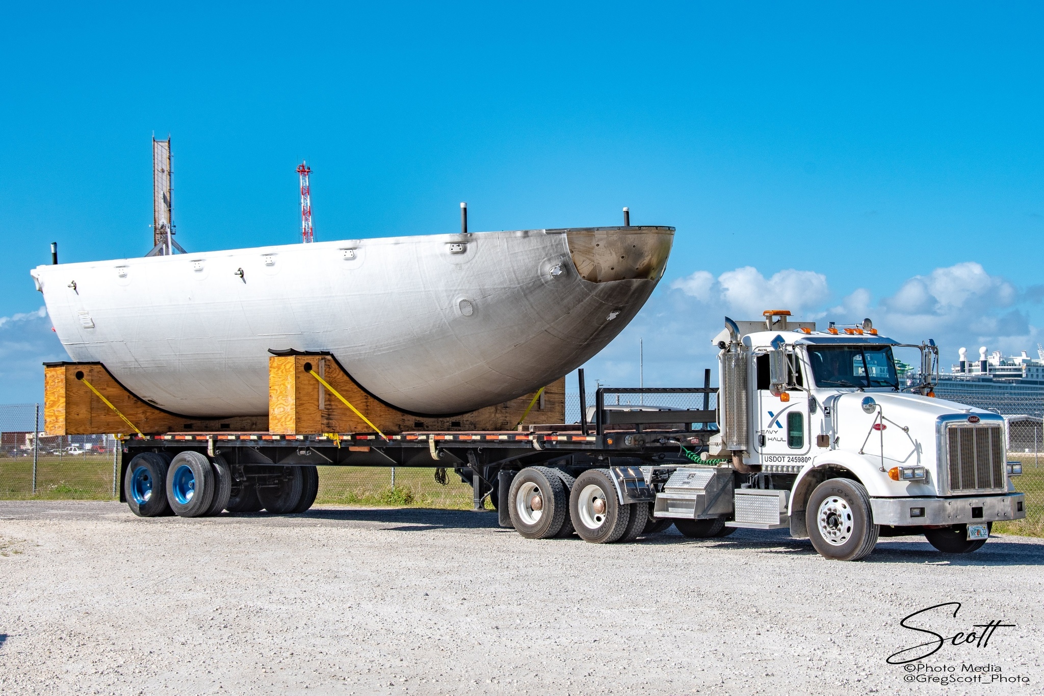 Ships to catch radome flaps arrived at Port Canaveral - Spacex, Head fairing, Cape Canaveral, Longpost