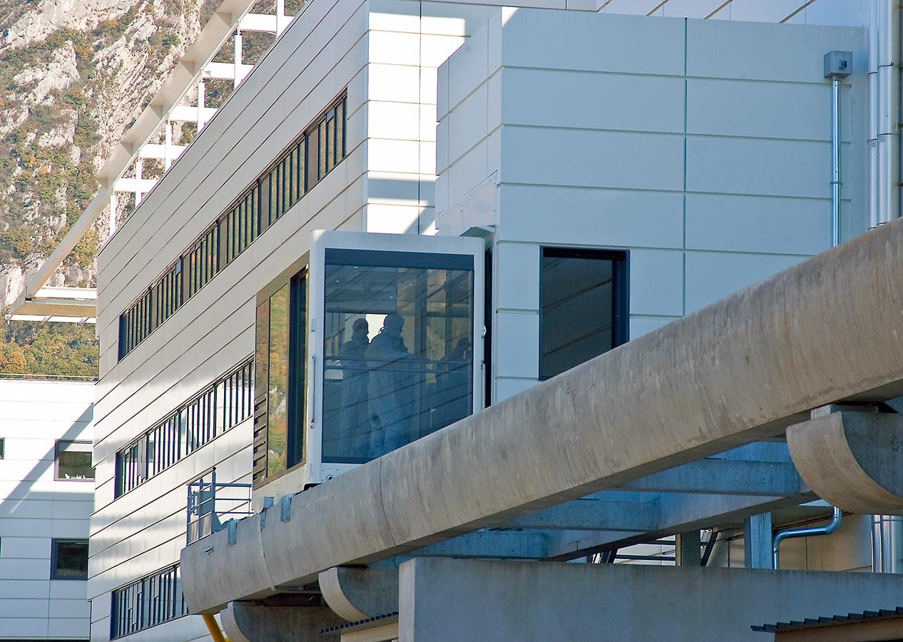 Bubbles of Grenoble - Cable car, France, Grenoble, Video, Longpost