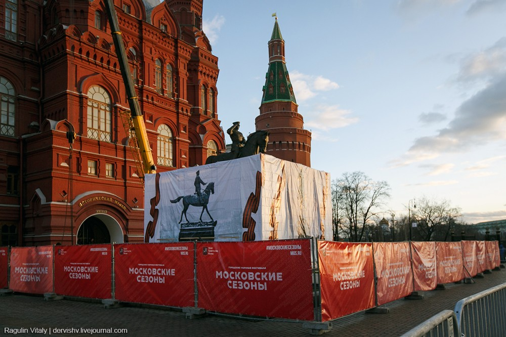 The monument to Marshal Zhukov was replaced on Manezhnaya Square - Georgy Zhukov, Monument, Manezhnaya square, Moscow, Longpost