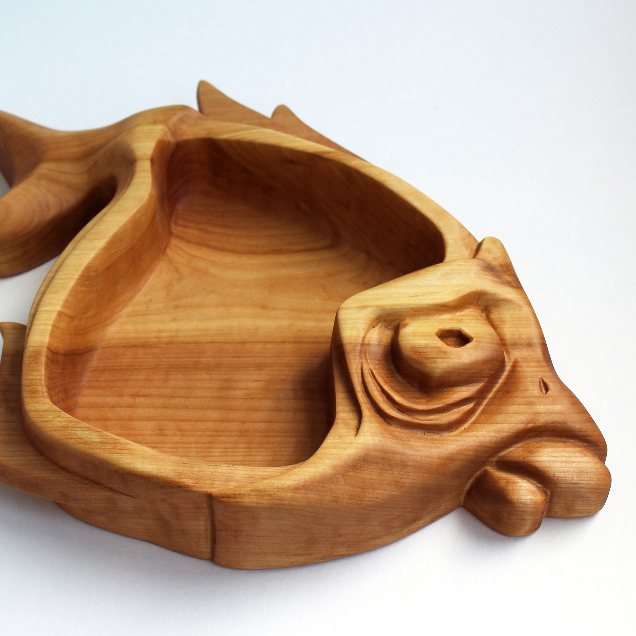 Wooden plate in the shape of a fish - My, Wood carving, Needlework without process, With your own hands, Plate, A fish, Longpost