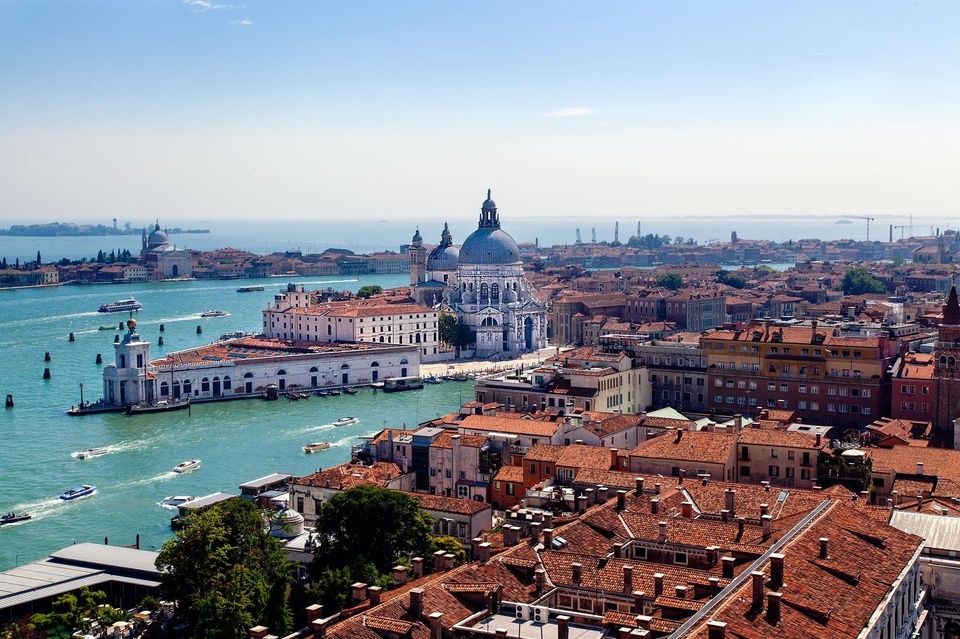 STORIES FROM THE TRAIN WINDOW. VENICE | Chapter 2. HOW YOU CAN SLEEP AND EAT THERE - My, Travels, Italy, Venice, Russian Railways, Longpost