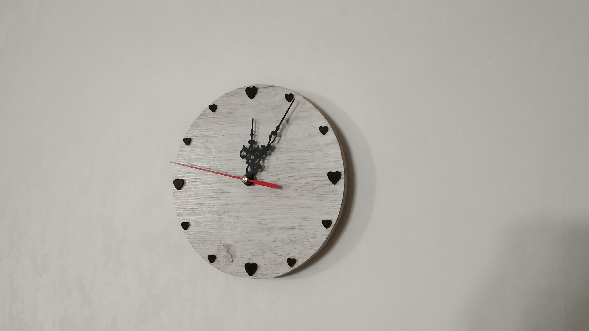 DIY watch. It was not in vain that I left the laminate scraps - My, Needlework with process, Wall Clock, With your own hands, Do it, Video, Longpost