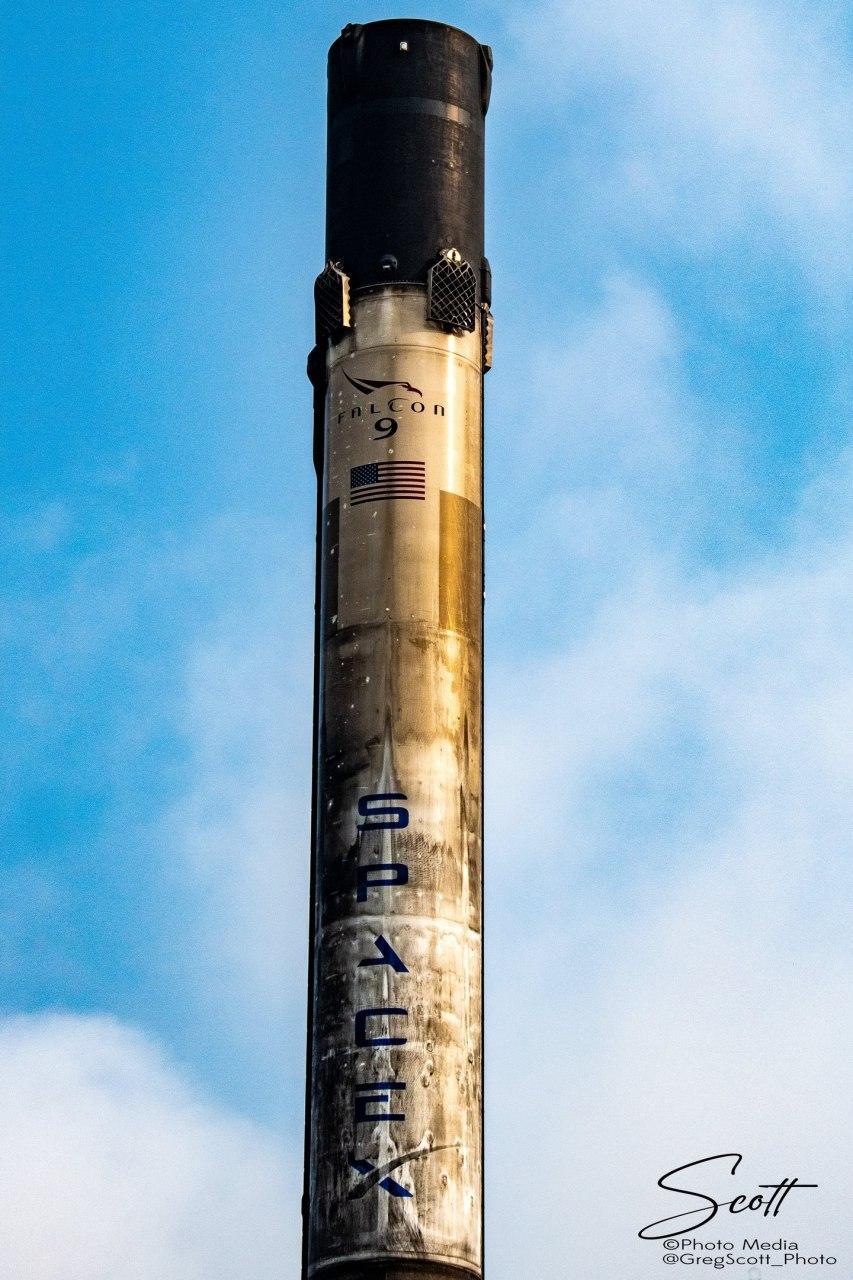 Falcon 9 B1051.4 at Port Canaveral after its fourth flight - Spacex, Falcon 9, Cape Canaveral, Longpost