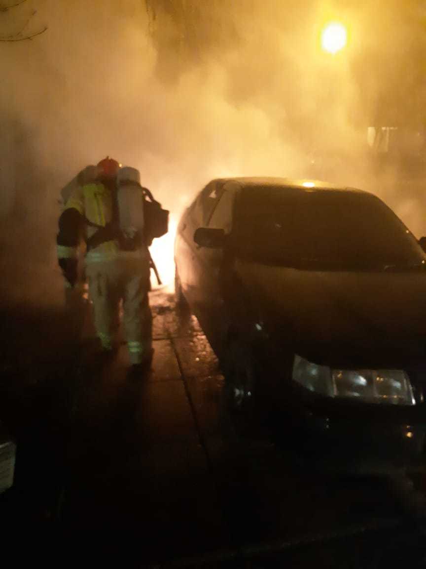 Information about two burnt cars in Naberezhnye Chelny 04/27/2020 - Naberezhnye Chelny, Incident, Fire, Auto, Cars burned down, Firefighters, Ministry of Emergency Situations, Extinguishing, Longpost