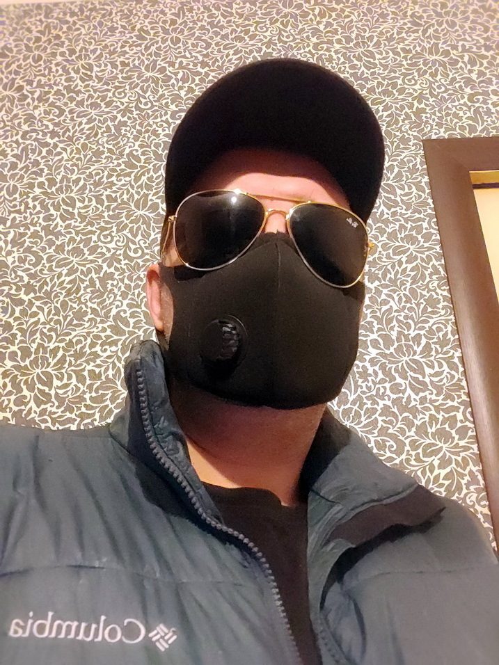 Selfie before leaving the house for the first time in 3 weeks) - My, First post, Coronavirus, Love, Understanding, Mask