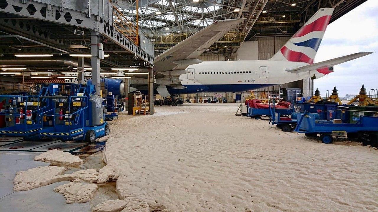 Another foam party at the airport - Aviation, Great Britain, London Heathrow, Fire safety, Incident, British Airways, Boeing 777, Video, Longpost