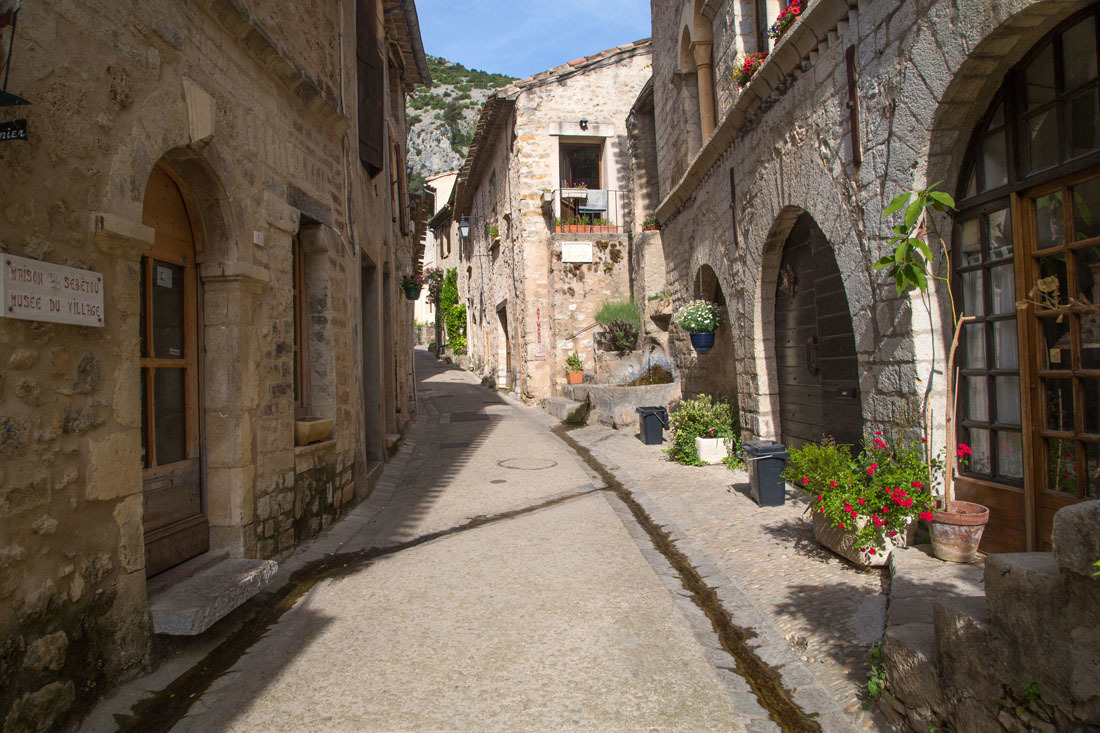 The village of Saint-Guilhem-le-Desert in the French Alps - My, France, Village, A small village, Alps, The mountains, Longpost