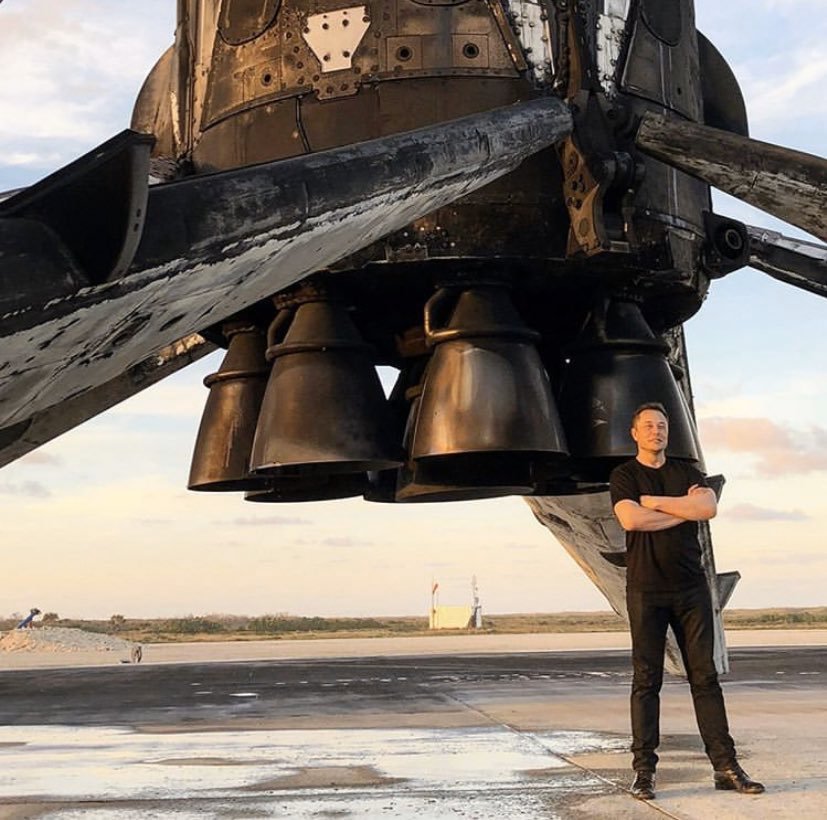 Falcon 9 after landing. Elon Musk's height is 1.88 meters - Spacex, Falcon 9, Elon Musk, Cosmonautics