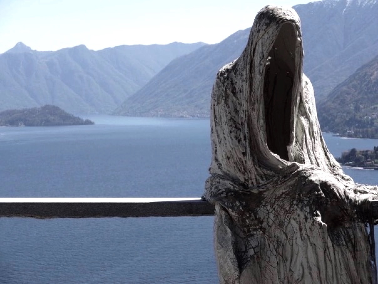 Sculptures of ghosts in the castle of Bezio on Lake Como - Lake Como, Призрак, Sculpture, Longpost