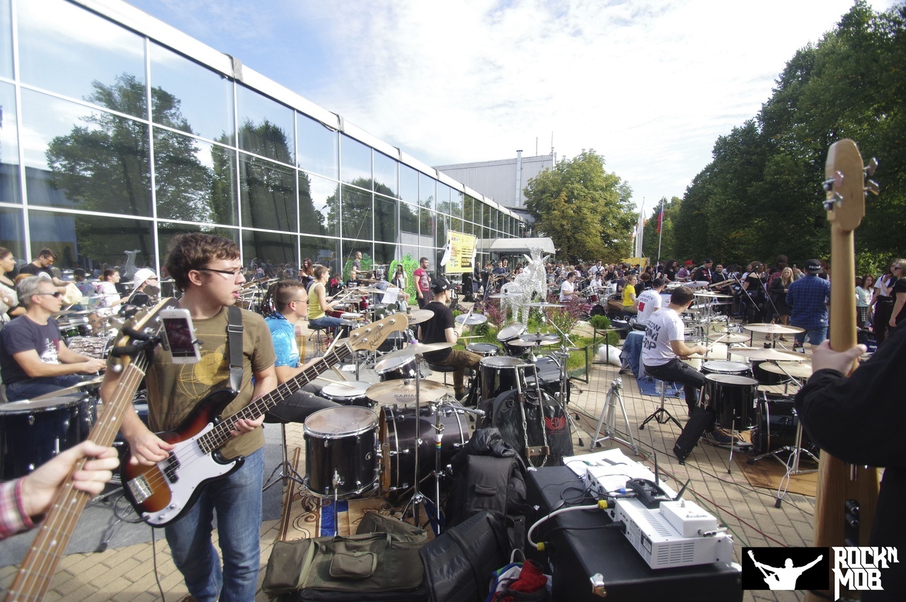 The SLOT group and 250 musicians performed the song “Fight” in Sokolniki Park (upd this is before quarantine) - My, Rock, Music, Moscow, Video, Slot, Nuki, Longpost