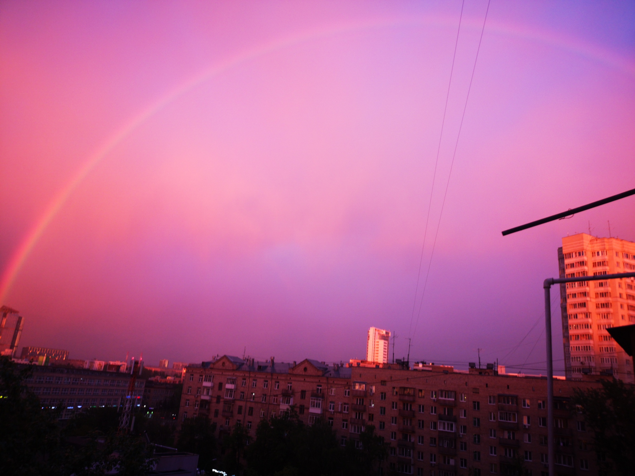 В первый раз в Москве вижу радугу))) - Моё, Радуга, После дождя, Москва