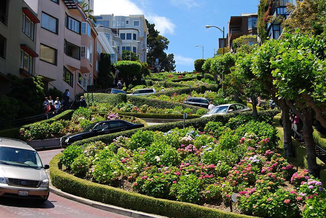 The crookedest street in the world - USA, San Francisco, Lombard street, Serpentine, Longpost