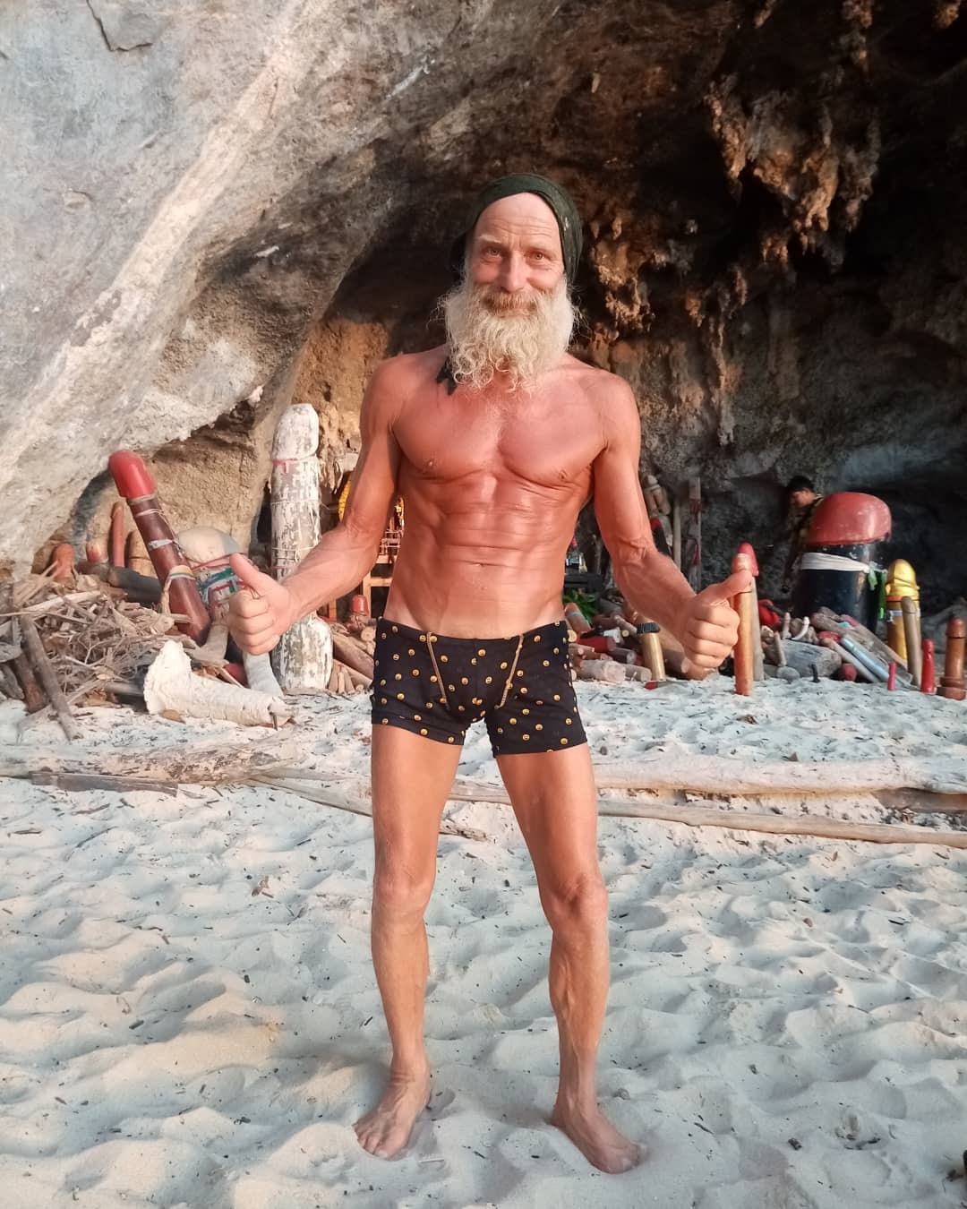 Grandfather athlete from the CIS - Is workout workout possible in retirement? - My, Workout, Calisthenica, Workout, Grandfather, Sport, Healthy lifestyle, Video, Longpost