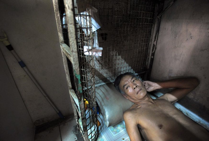 Life in dog cages in Hong Kong - Hong Kong, Lodging, Poverty, Dormitory, The photo, Longpost