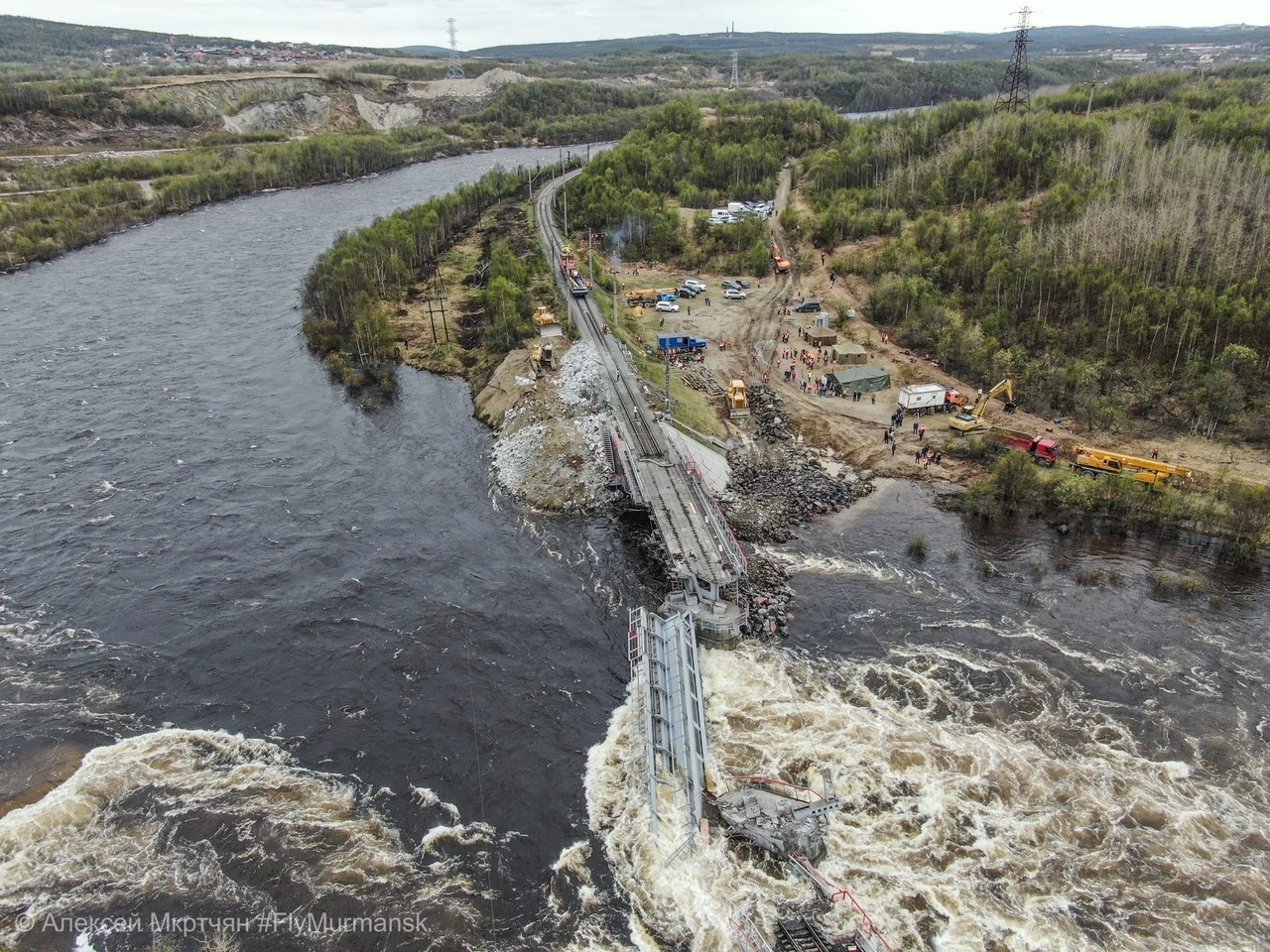 Обрушение железнодорожного моста в Кольском районе | Пикабу