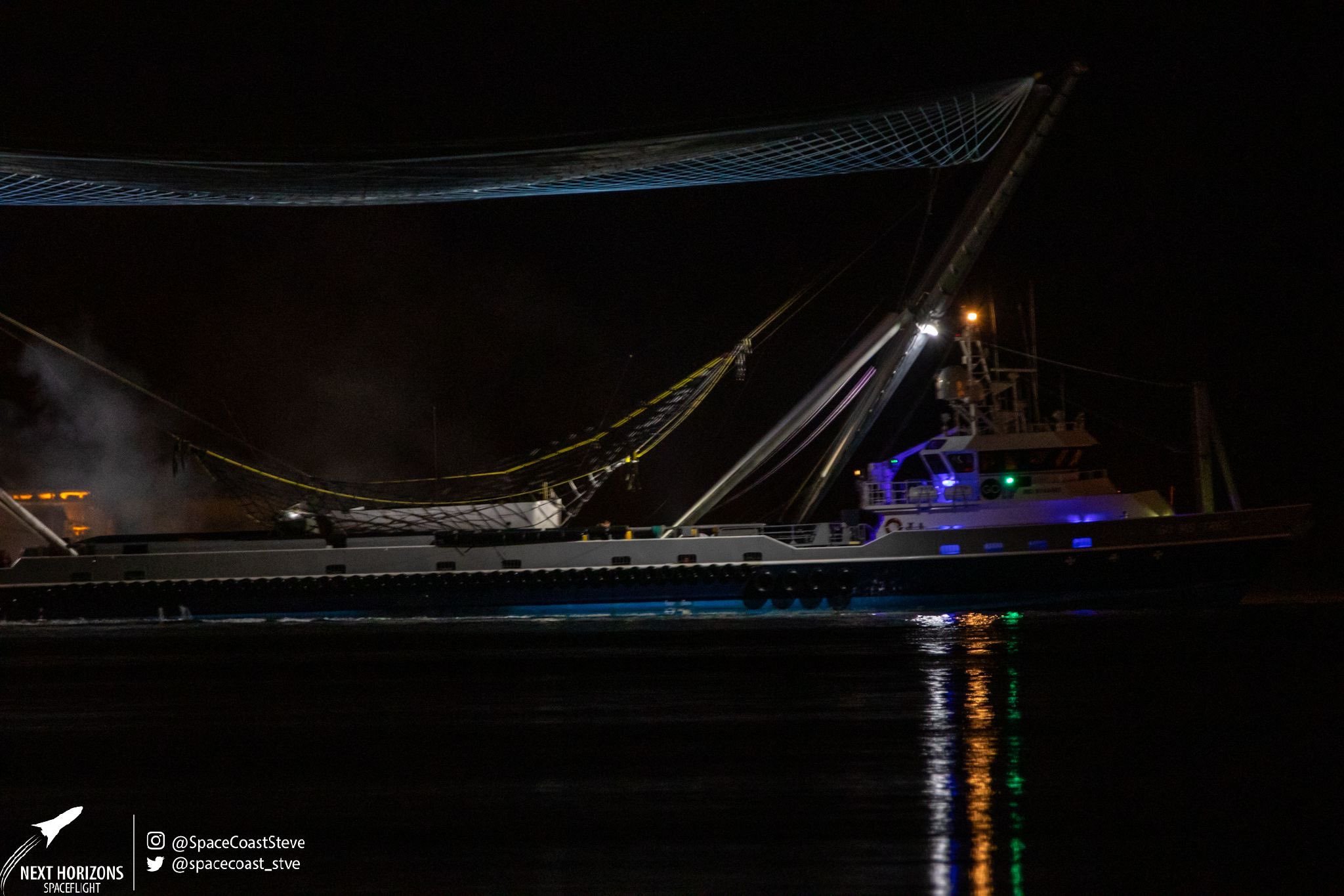 Ships with Falcon 9 fairing flaps arrived at Port Canaveral after the Starlink-7 mission - Spacex, Head fairing, Space, Falcon 9, Longpost