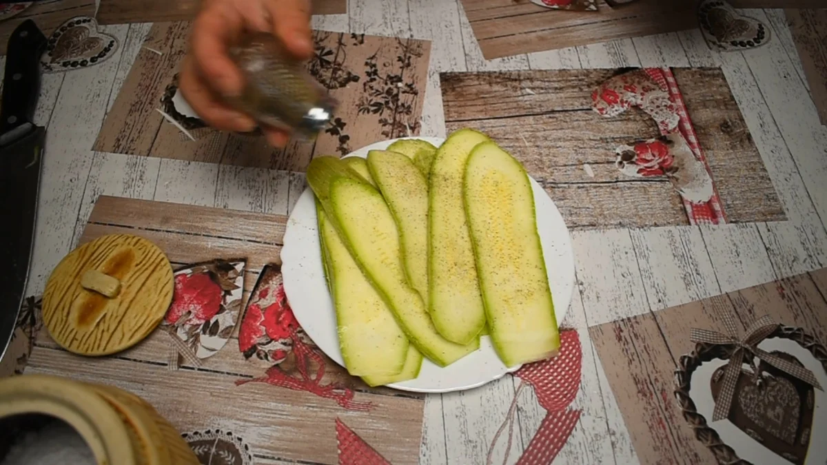 Zucchini rolls with filling A quick appetizer for the holiday table - My, Food, Snack, Cooking, Recipe, Video recipe, Zucchini, Dish, Video, Longpost