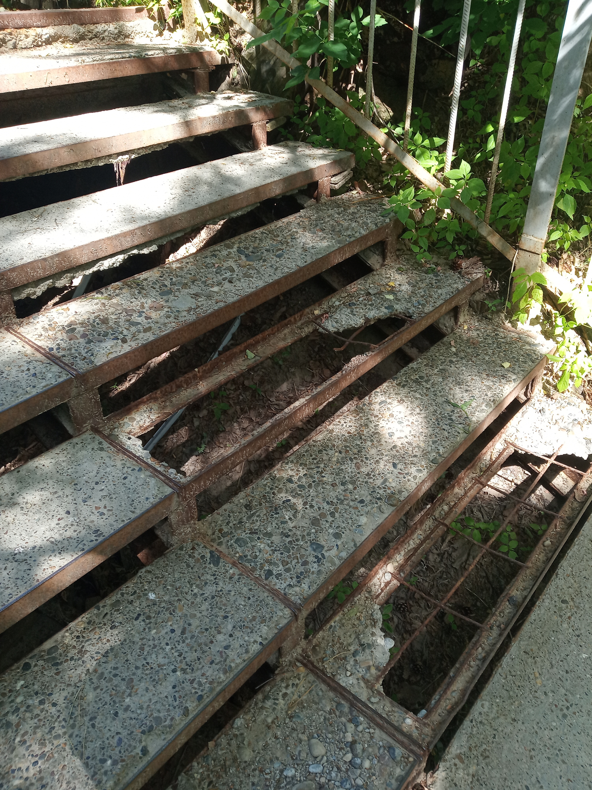 Stairway to nowhere... - My, Zelenodolsk, Lawlessness, Stairs, Tatarstan, Longpost