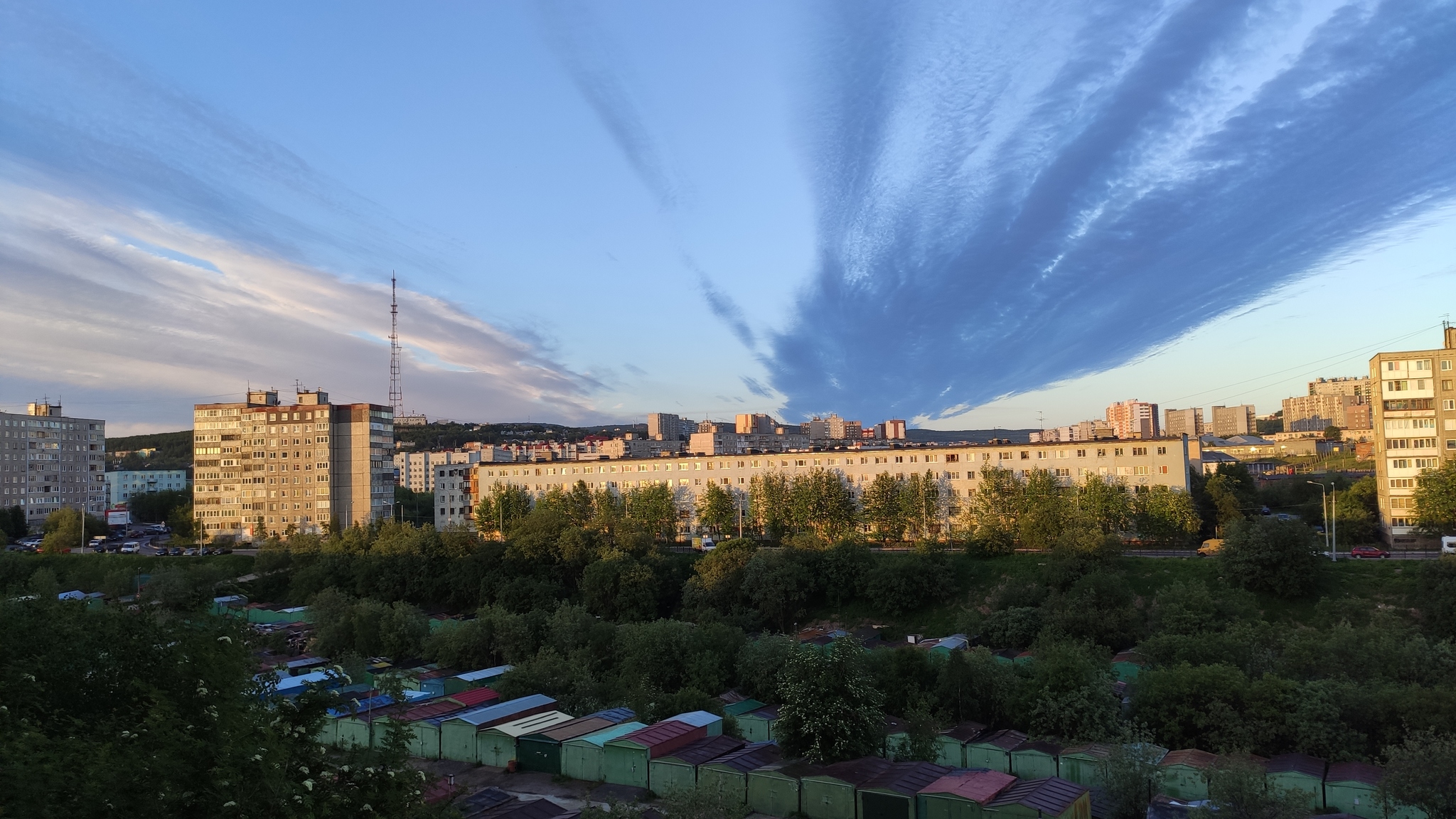 Clouds flew, flew far - My, Murmansk, Clouds, Polar day, Longpost