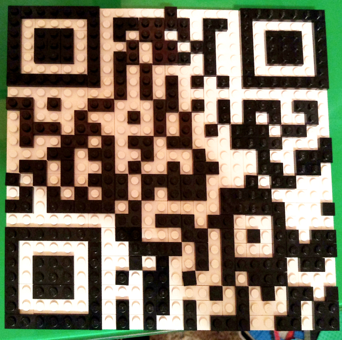 QR code made from LEGO for a 25% discount on any set in the LEGO store - Constructor, Lego, QR Code, Discounts, Score