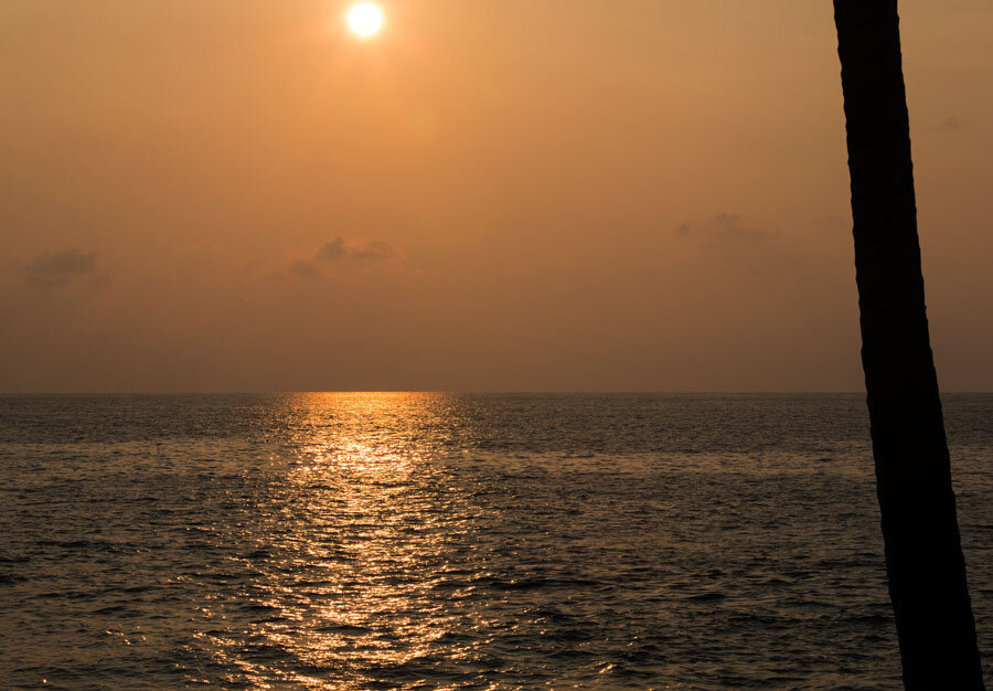 Somewhere in the Pacific Ocean... - My, Sunset, Sea, The sun, Hawaii, Longpost