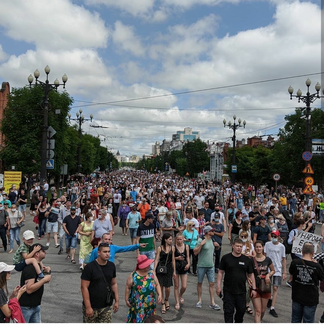 В Хабаровске прямо сейчас проходит митинг в поддержку арестованного губернатора Сергея Фургала - Хабаровск, Дальний Восток, Длиннопост, Политика