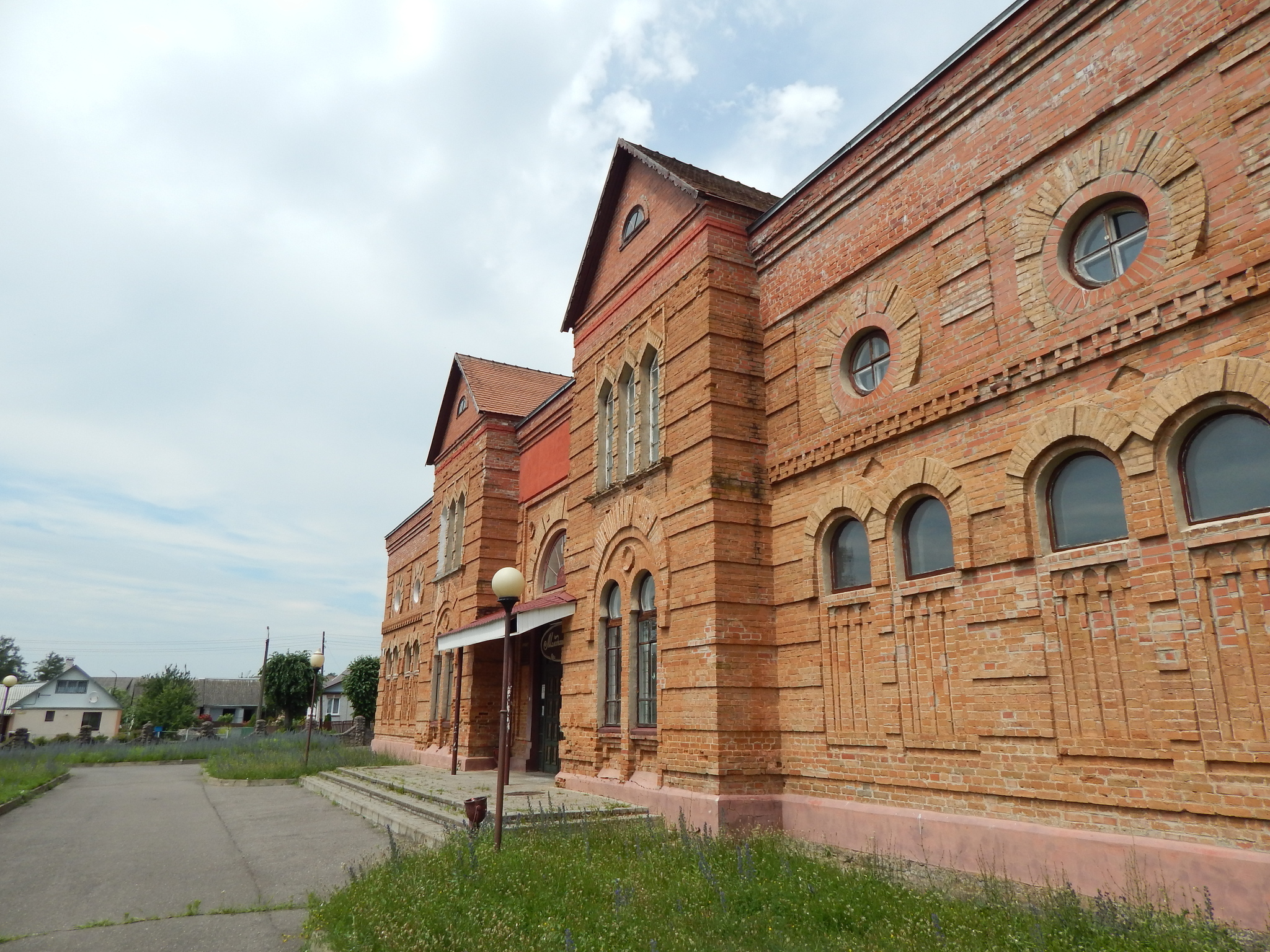 The ancient Puslovsky estate “Albertin” in Slonim. Belarus - My, Story, Travels, Republic of Belarus, Slonim, Manor, sights, Lake, Video, Longpost