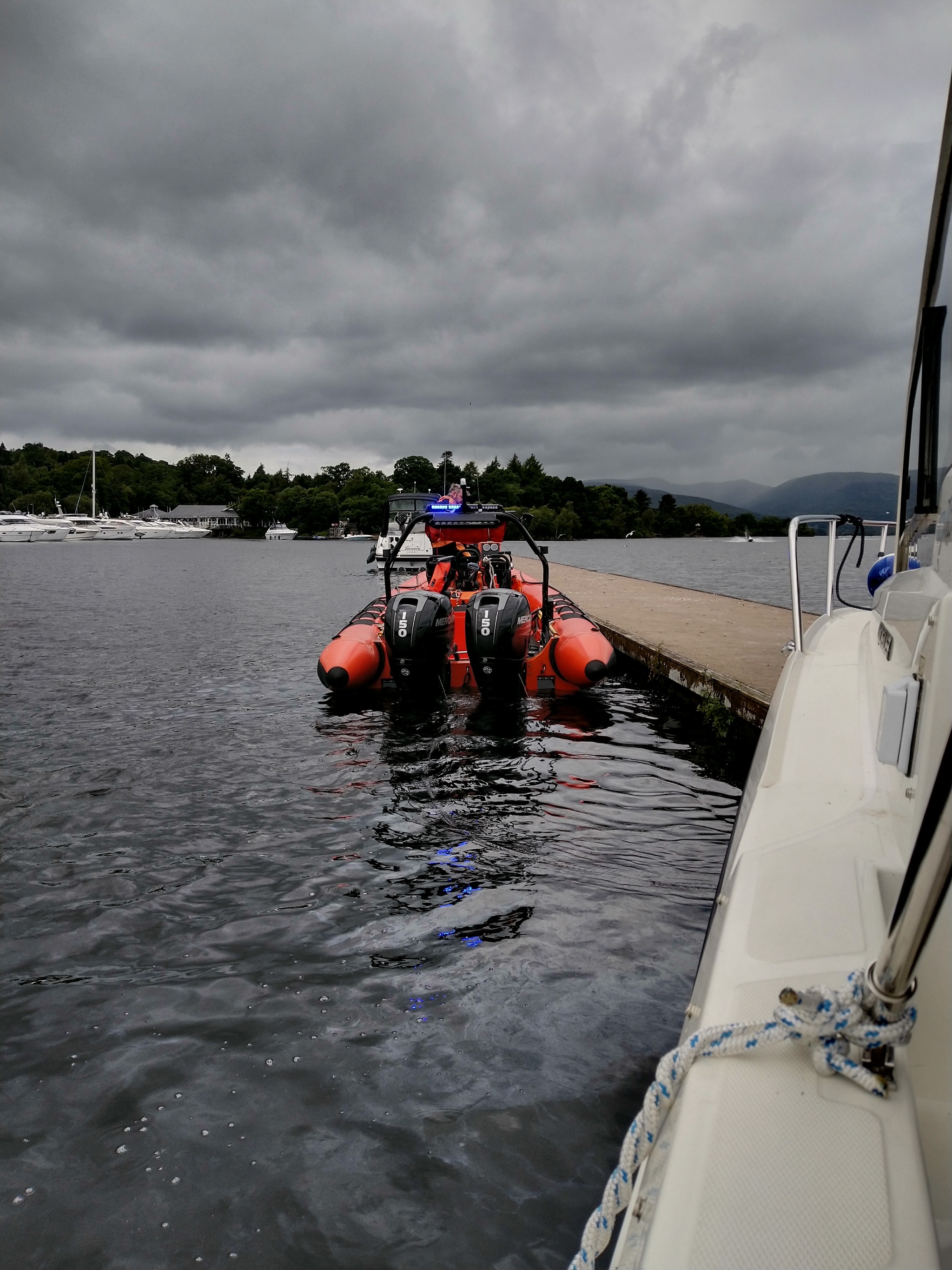 Boat drift on Scottish lake Loch Lomond - My, Scotland, Boat, Lake, The rescue, Rescuers, Travels, Video, Longpost