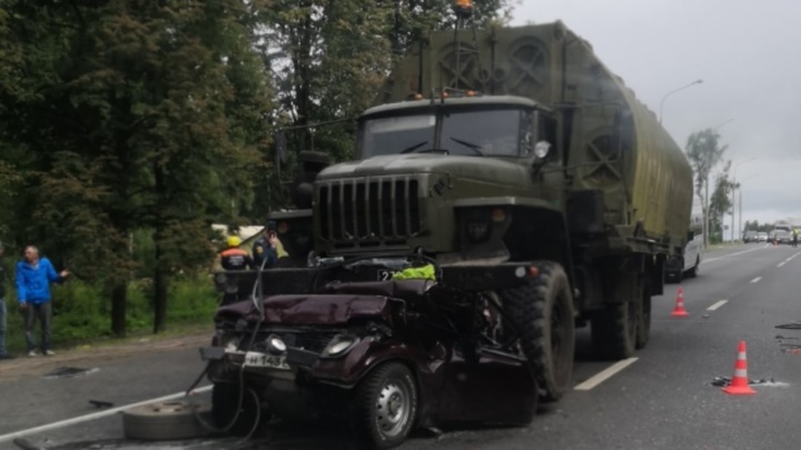 An accident with a military convoy in the Yaroslavl region was caught on video recorder - Auto, Road accident, Crash, Column, Negative, Military, Video, Longpost, Video recorder