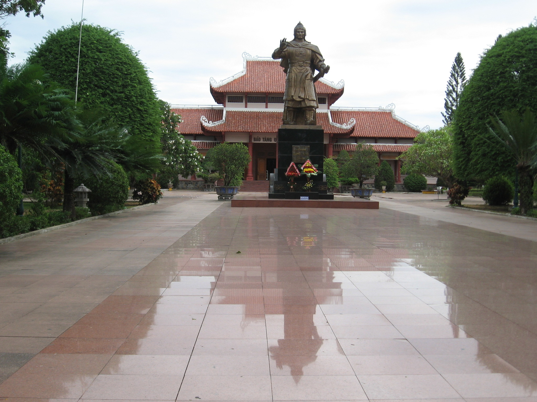 Tay Son Museum, dedicated to the People's Emperor Nguyen Hue (Quang Trung). Displaying the history of the Tay Son dynasty in fine art. - My, Story, Ethnography, Vietnam, Southeast Asia, Longpost